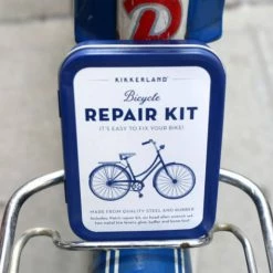 Kit De Réparation Vélo Du Cycliste - Kikkerland -France Accessoires vélo Soldes 2023 kit de reparation velo du cycliste kikkerland 4