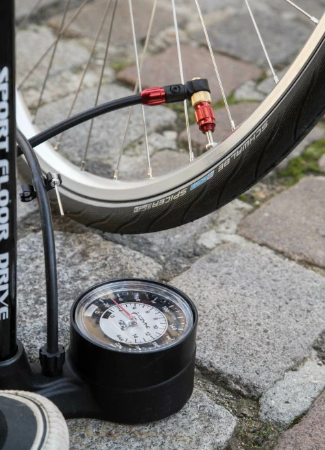 Pompe à Pied Vélo Sport Floor Drive - Lezyne 4 Pompe à Pied Vélo Sport Floor Drive - Lezyne – Image 2