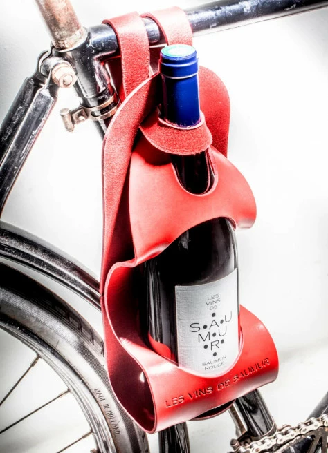 Porte-bouteille Vélo De Vin En Cuir - La Bouclée 7 Porte-bouteille Vélo De Vin En Cuir - La Bouclée – Image 5